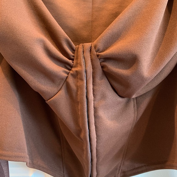 Boohoo Plus mesh sleeve hook and eye corset top - Picture 2 of 4